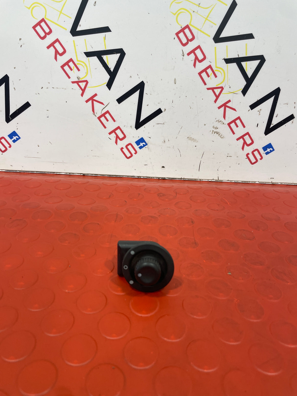 Renault Master WING MIRROR ADJUST KNOB SWITCH 2014 P/N 255784649R