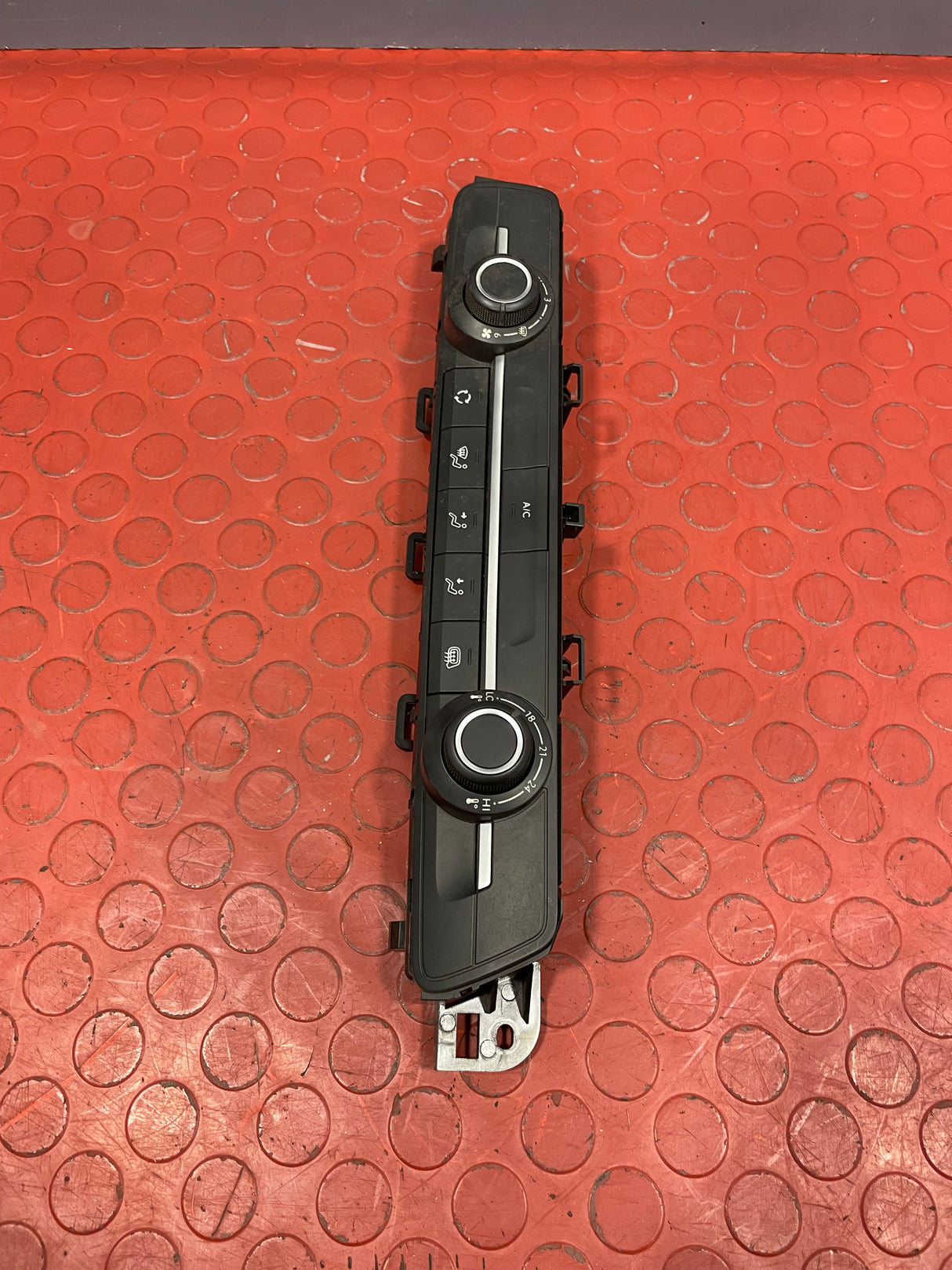 Citroen Berlingo/Peugeot Partner/Vauxhall Combo/Toyota Proace City HEATER CONTROL UNIT WITH AIR CONDITIONING 2019-2024 P/N 98340416ZD