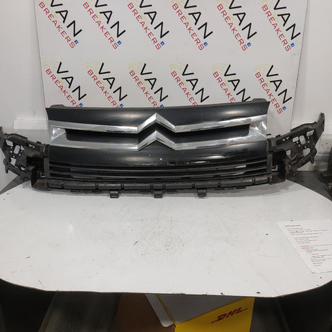 Citroen Berlingo FRONT GRILL (SLIGHTLY SCRATCHED) 2009 /2013 P/N 9682581680
