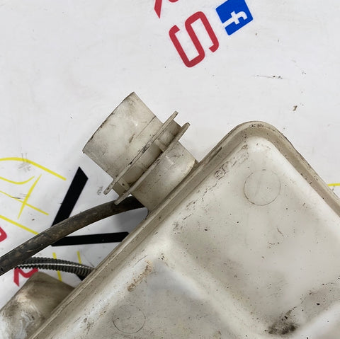 Renault Trafic WASHER BOTTLE (WITH PUMP) 2014-2019 P/N 289105241R