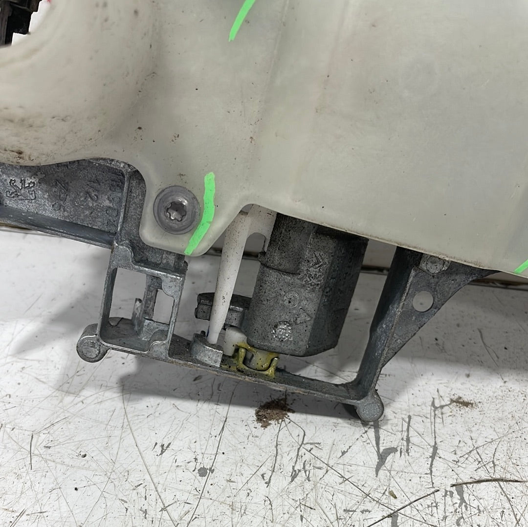 Citroen Dispatch/Peugeot Expert REAR DOOR HANDLE BRACKET 2008/2016 P/N 1401307980