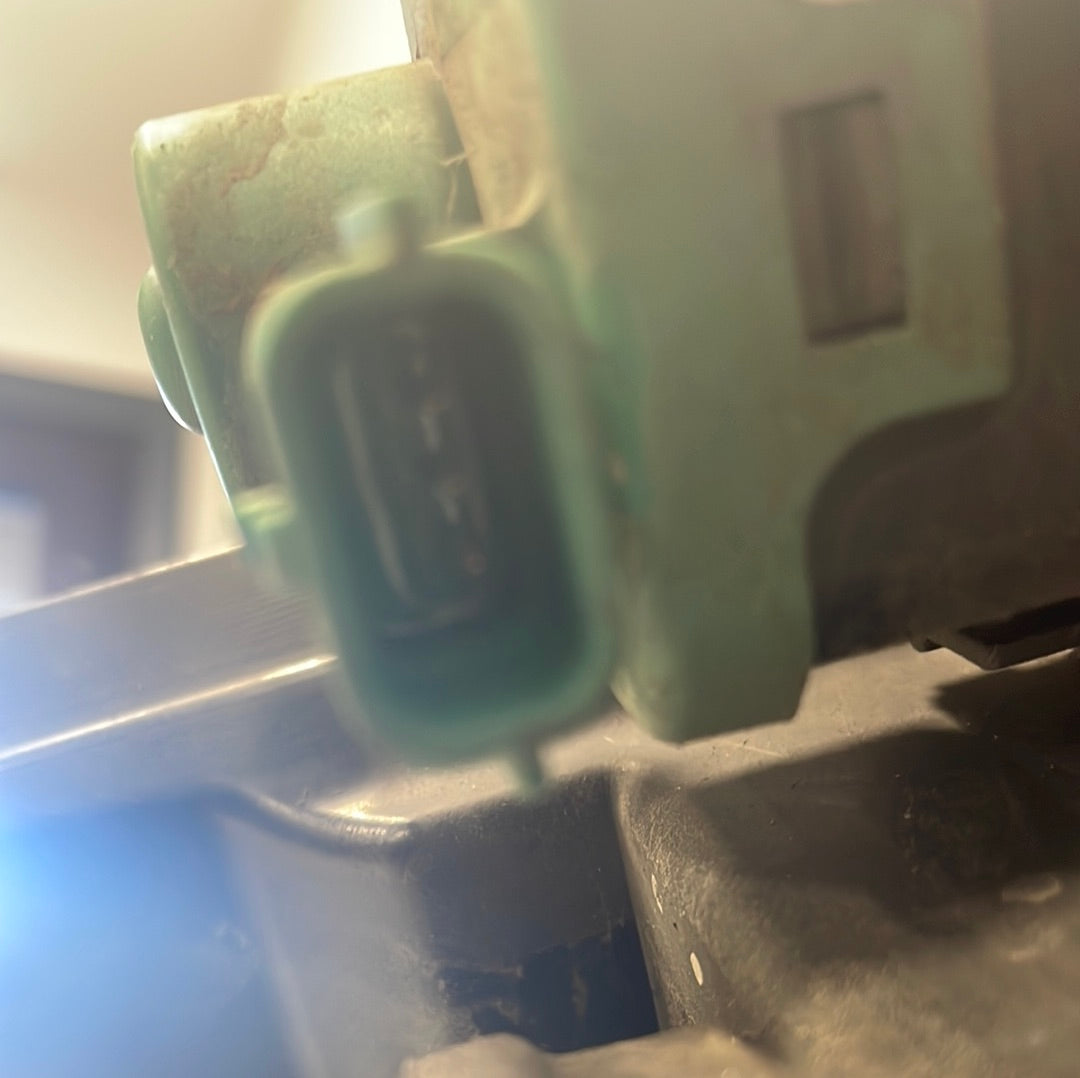 Renault Master PASSENGER SIDE HEADLIGHT O/S 2010-2019 P/N 260600050R