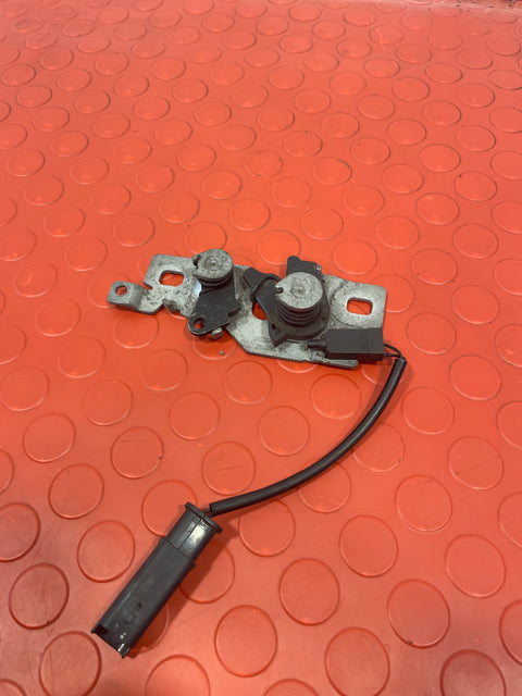 Vauxhall Combo E & Vauxhall Vivaro BONNET CATCH 2018-2023 P/N 9808870280