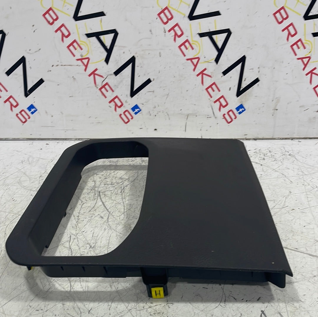 Citroen Dispatch/ Peugeot Expert/ Vauxhall Vivaro/ Toyota Proace DASHBOARD POCKET SURROUND TRIM P/N 9808385977