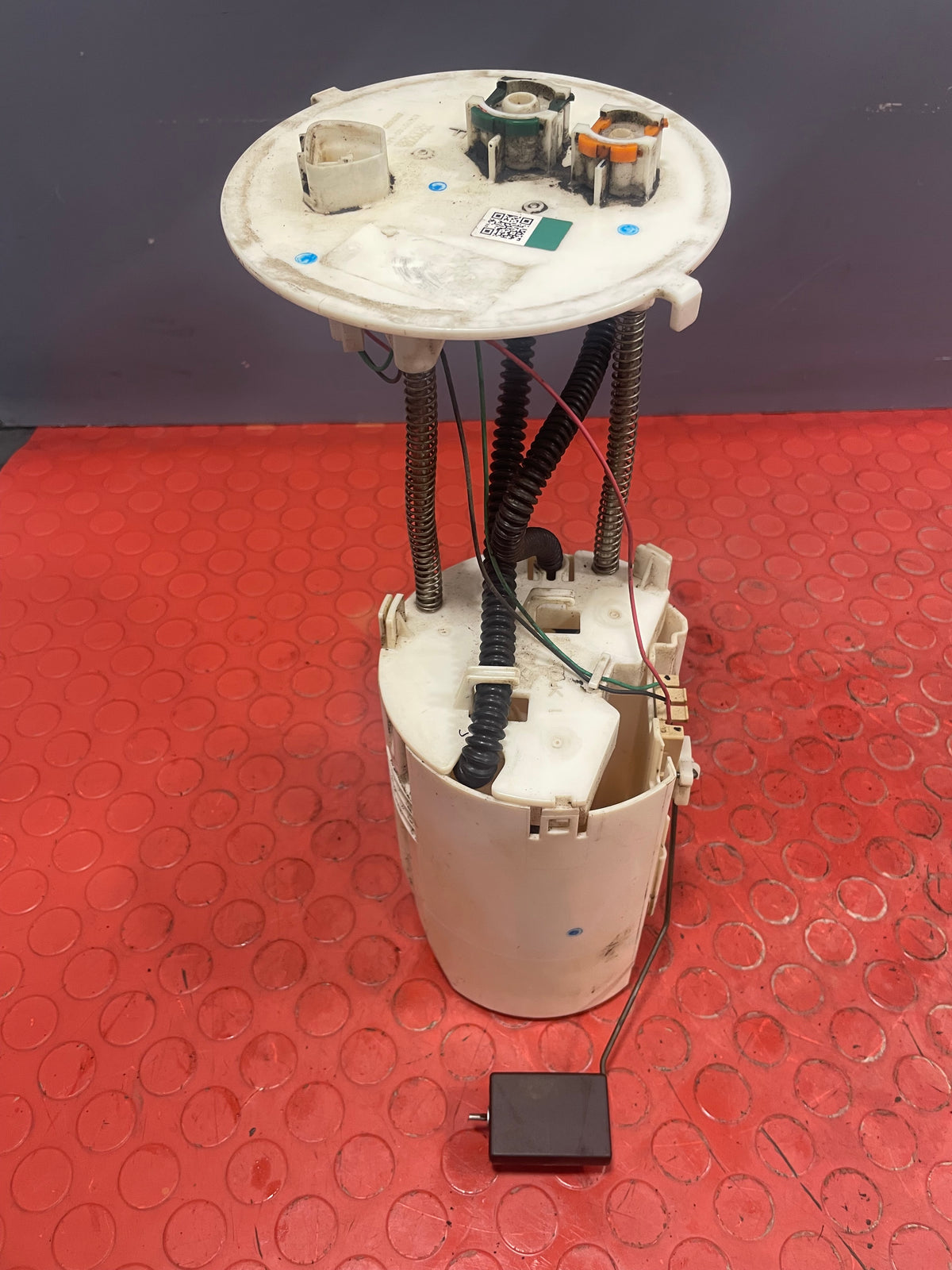 Toyota Hilux FUEL SENDER UNIT 2016-2025 P/N 770100K201
