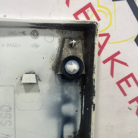 Renault Trafic/Vauxhall Vivaro/Nissan NV300 MOULDING UNDER FUEL FILLER FLAP PASSENGER'S SIDE (WHITE) 2014-2019 P/N 788287806R