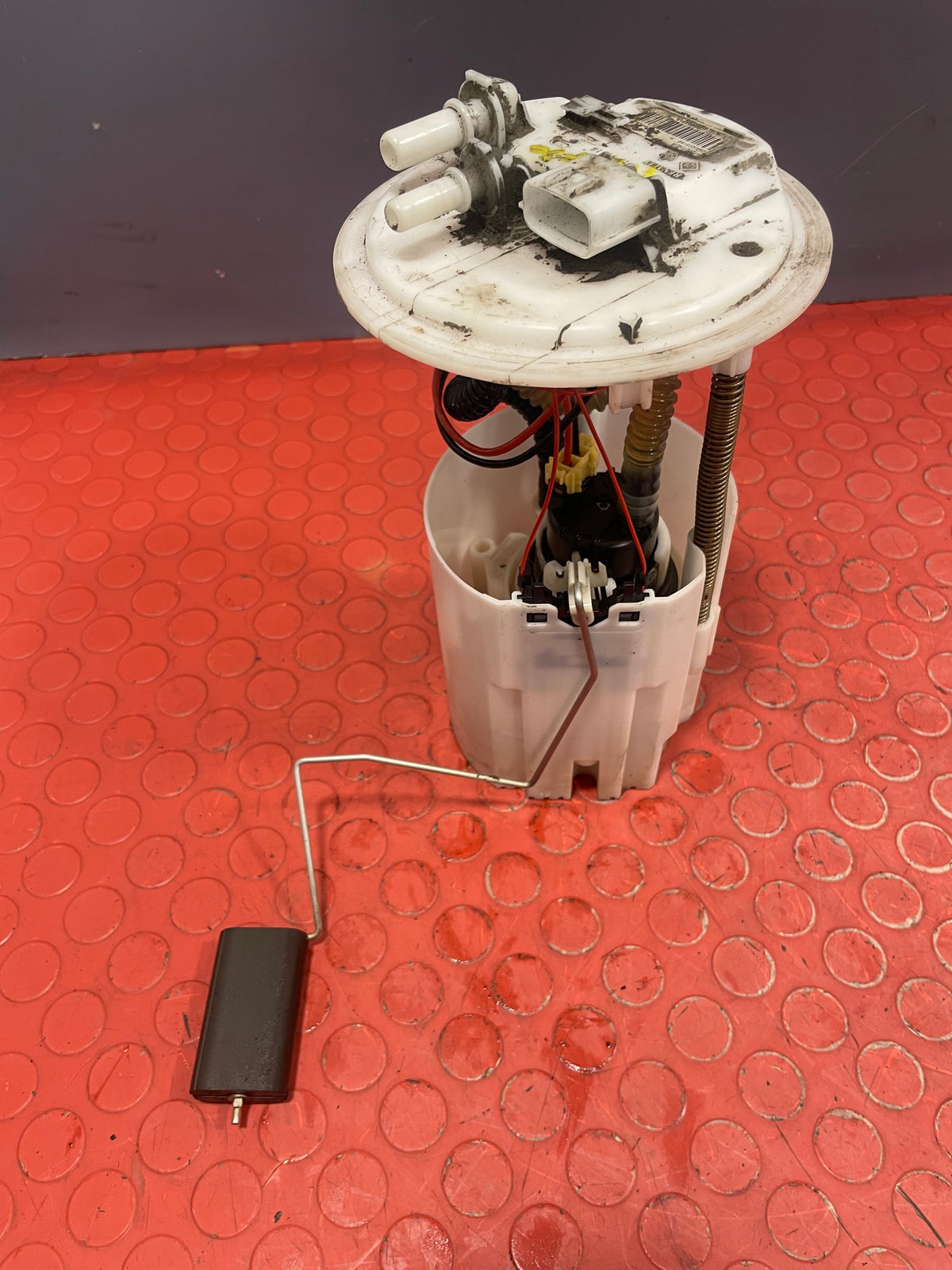Renault Trafic MK3/Vauxhall Vivaro B/Nissan NV300 FUEL SENDER UNIT/FUEL PUMP 1.6 2014-2025 P/N 172027392R