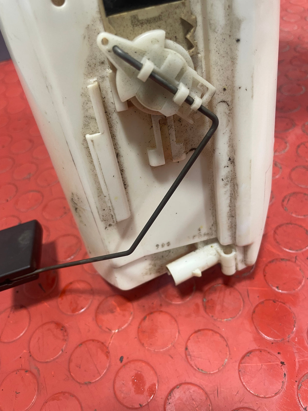 Toyota Hilux FUEL SENDER UNIT 2016-2025 P/N 770100K201
