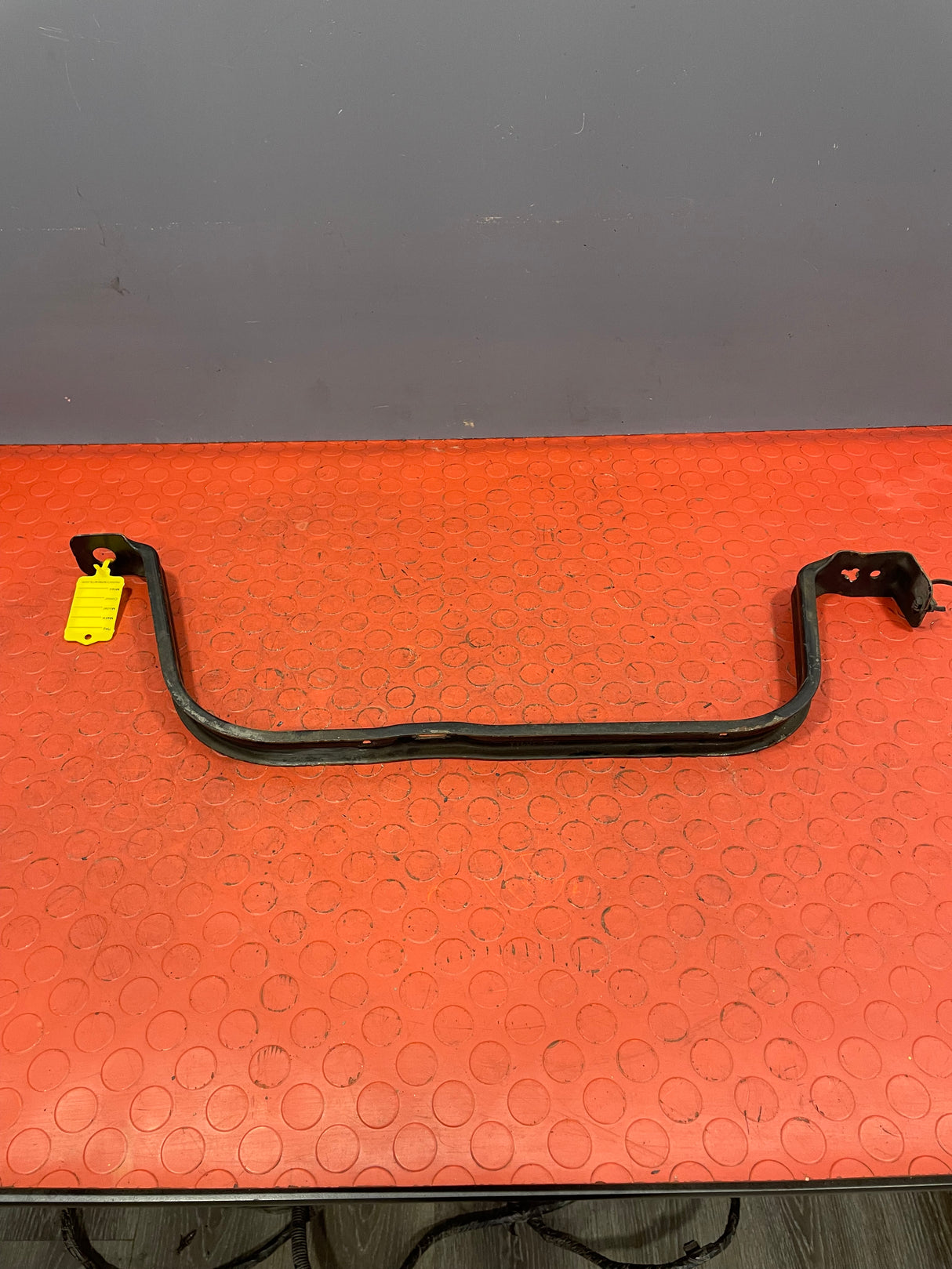 Citroen Dispatch/ Peugeot Expert/ Vauxhall Vivaro/ Toyota Proace FUEL TANK STRAP 2016-2024 P/N 9813784480 - 1