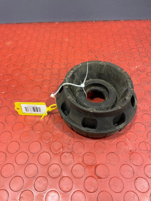 Renault Trafic/Vauxhall Vivaro/Nissan NV300 FRONT STRUT TOP MOUNT 2014-PRESENT P/N 8200904007