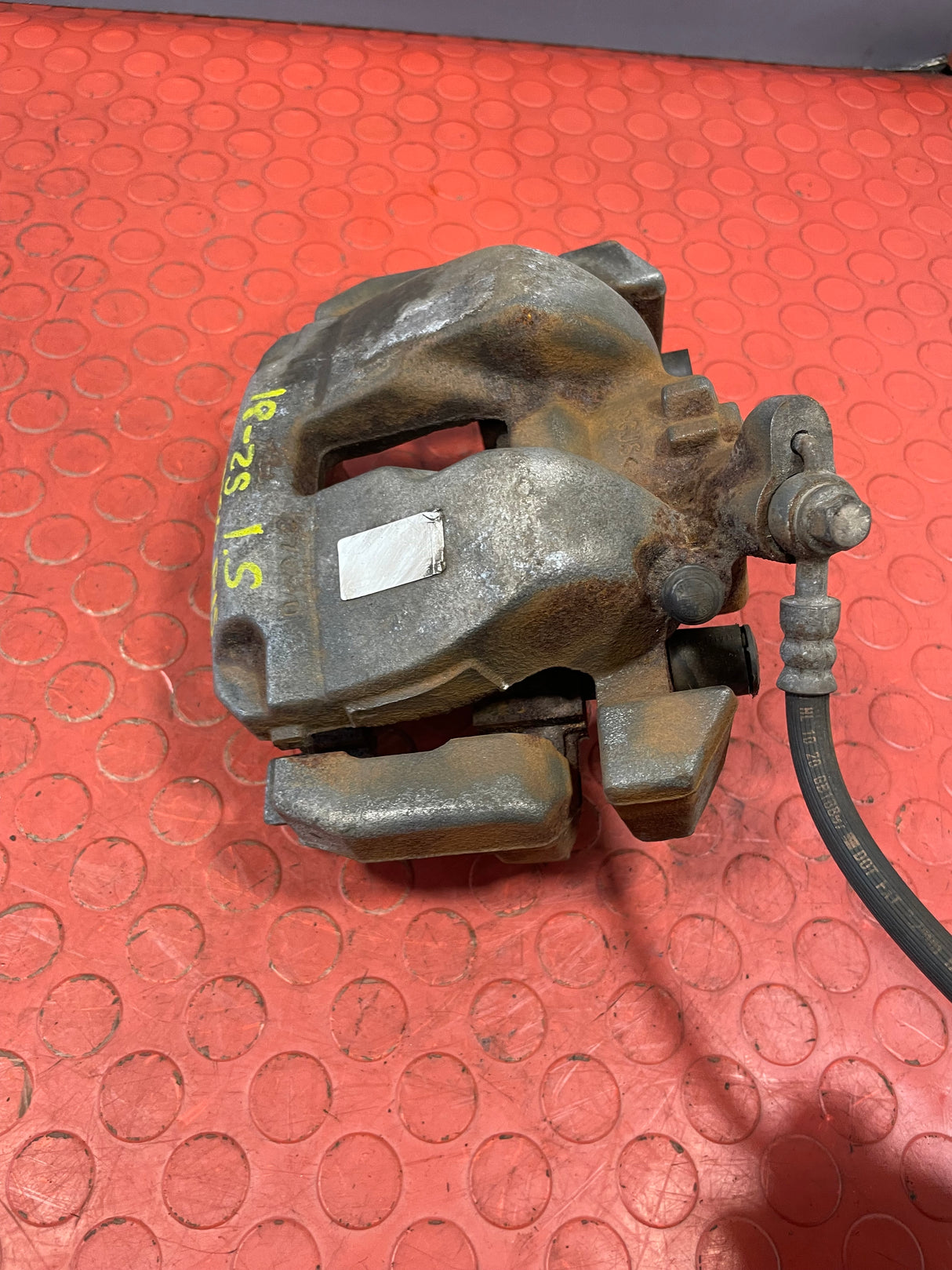 Citroen Berlingo/Peugeot Partner/Vauxhall Combo/Toyota Proace City BRAKE CALIPER Front Passengers Side (With Carrier) 1.5 2018-2025 P/N 9830798880