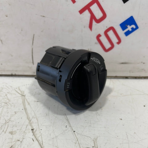 Toyota Hilux TRACTION SWITCH 2019 P/N M57269
