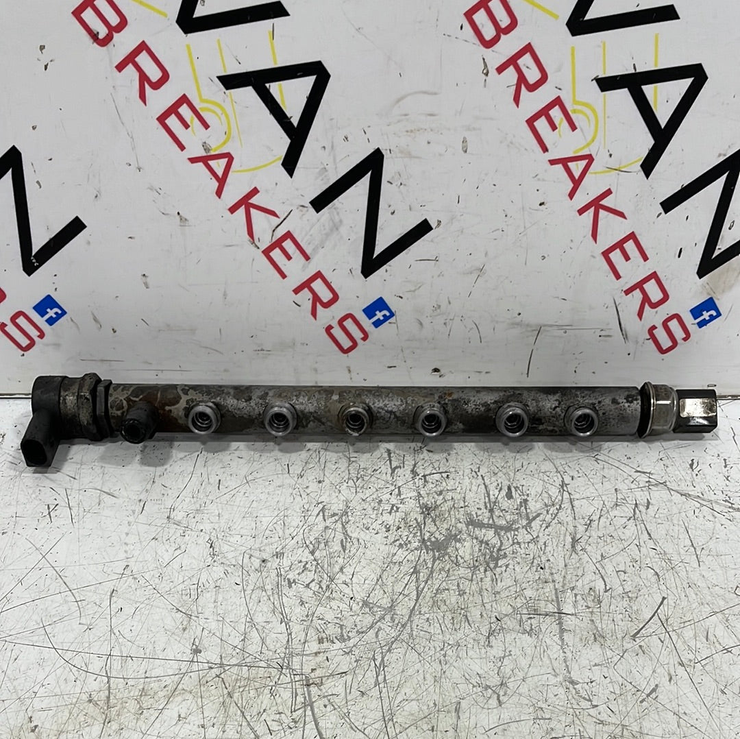 Volkswagen Crafter FUEL RAIL 2.5 TDI 2006-2010 P/N 076130093A