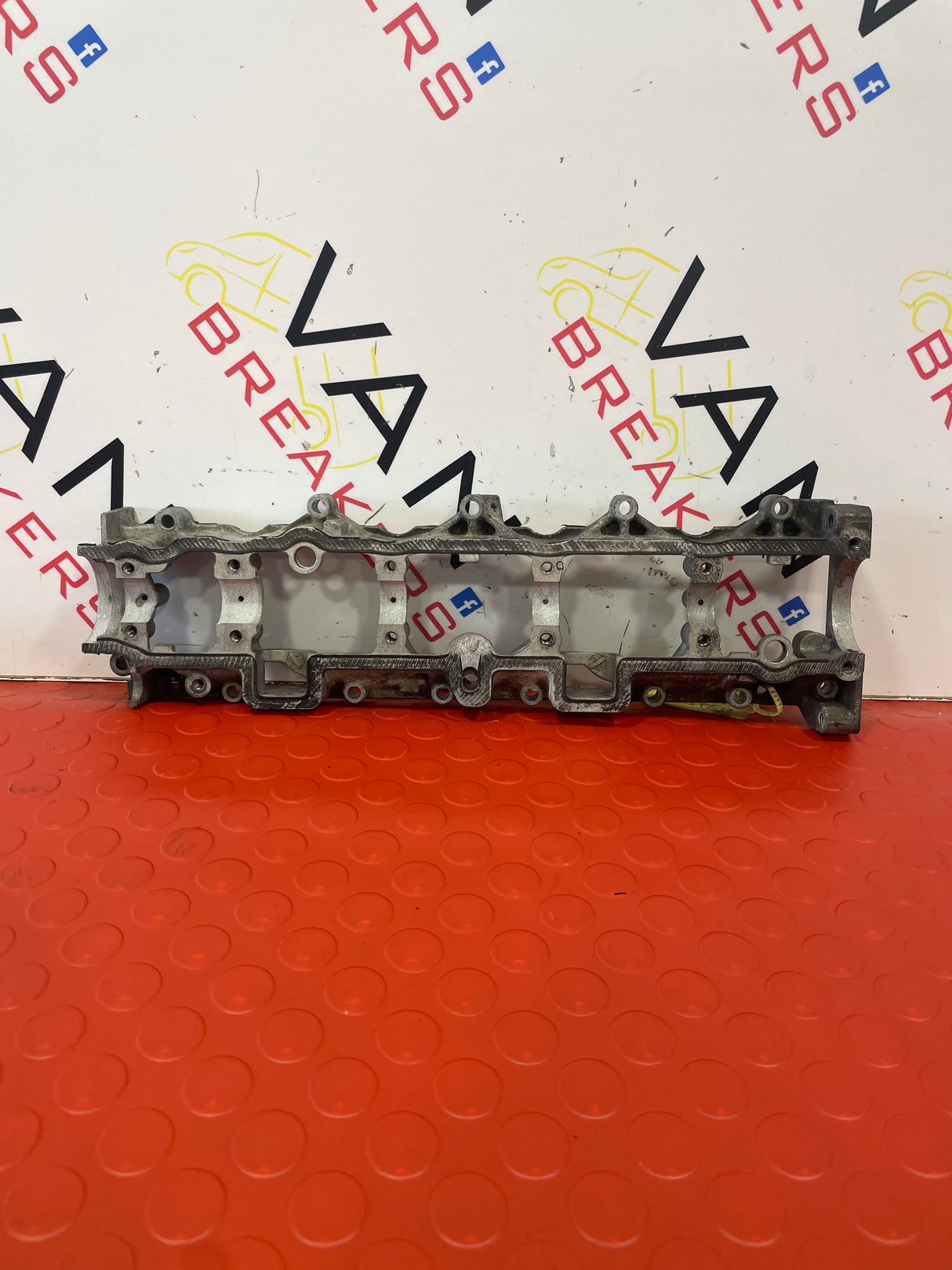 Citroen Berlingo/Peugeot Partner CAMSHAFT CARRIER 2011-2015 1.6L Diesel P/N 9685052710