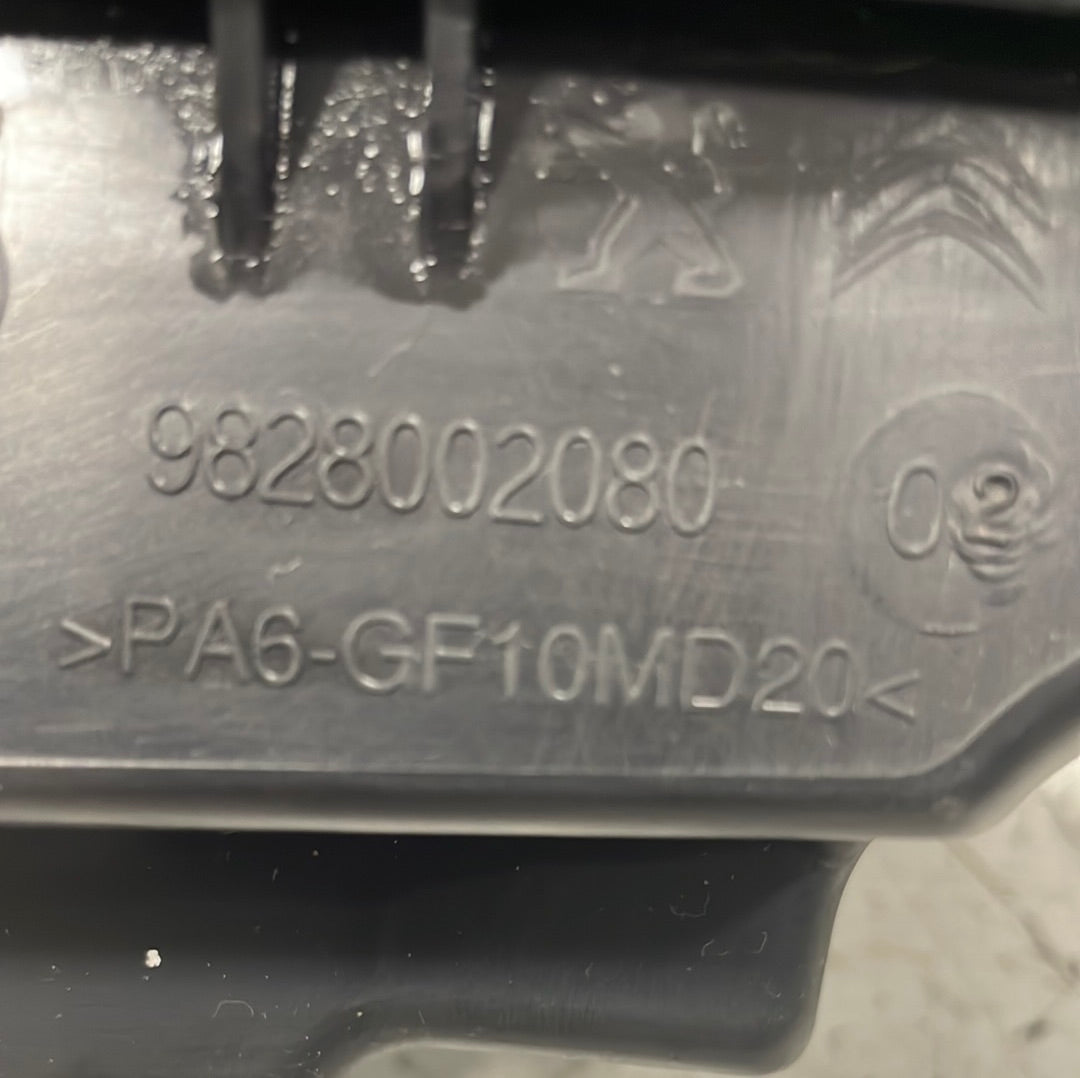 Citroen Dispatch/ Peugeot Expert/ Vauxhall Vivaro/ Toyota Proace AIRBOX 1.6L 2019-2024 P/N 9828002080