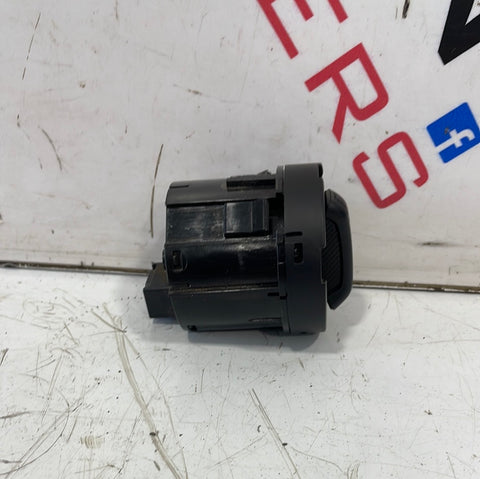 Toyota Hilux TRACTION SWITCH 2019 P/N M57269