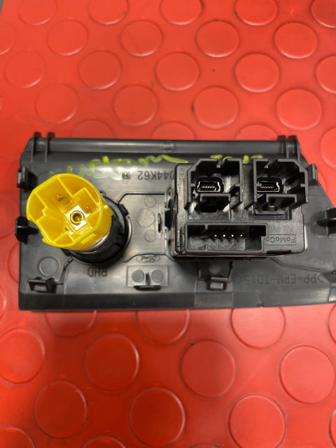Ford Transit Custom USB SOCKET PORT 2022 (4X2 Pins) P/N JK2T14F014AC