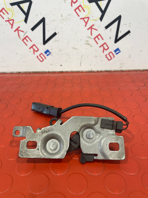 Vauxhall Combo E & Vauxhall Vivaro BONNET CATCH 2018-2023 P/N 9808870280