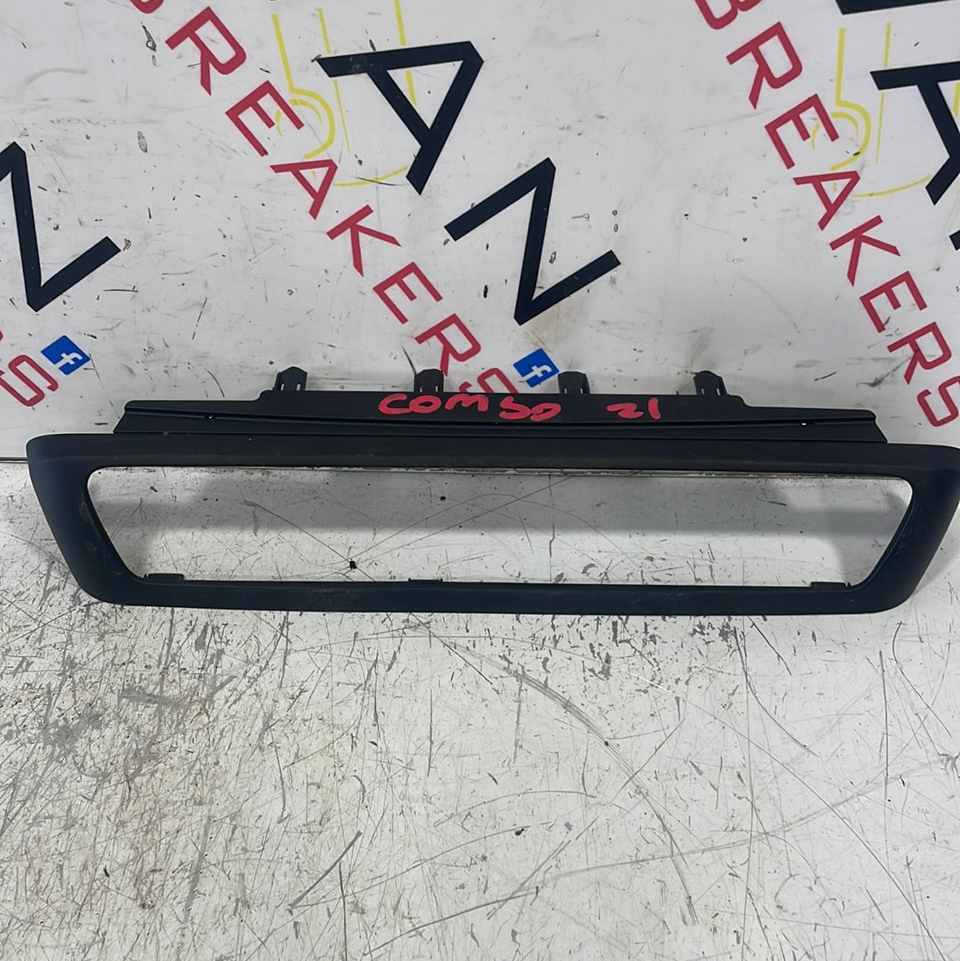 Citroen Berlingo/Peugeot Partner/Vauxhall Combo/Toyota Proace City INTERIOR HEATER CONTROL TRIM 2018-2024 P/N 9816553577