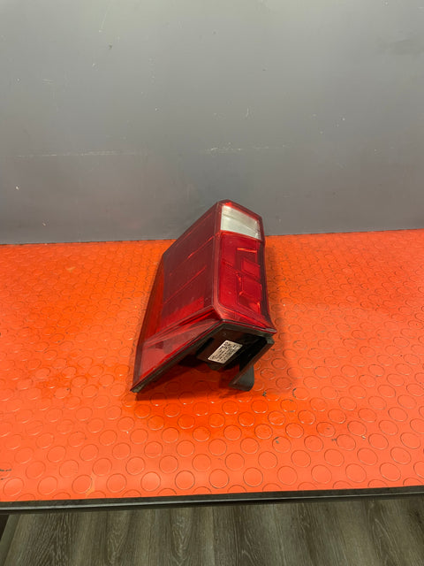 Volkswagen Crafter DRIVER SIDE TAILLIGHT 2018 P/N 7C0945096J - 1