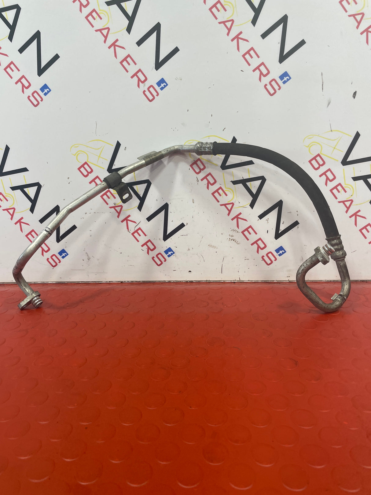 Citroen Dispatch/Vauxhal Vivaro/Toyota Proace/Peugeot Expert AIR CONDITIONING PIPE 2017-2023 P/N 9806548780
