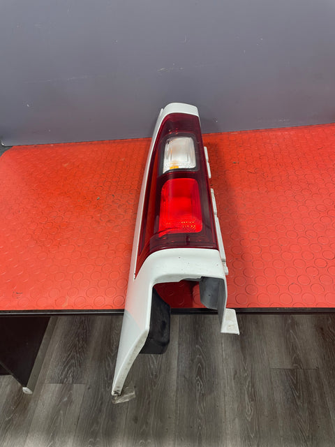 Renault Trafic/Vauxhall Vivaro REAR TAILLIGHT ASSEMBLY w/ HOUSING Passenger's Side White 2014-2019 P/N 93450959