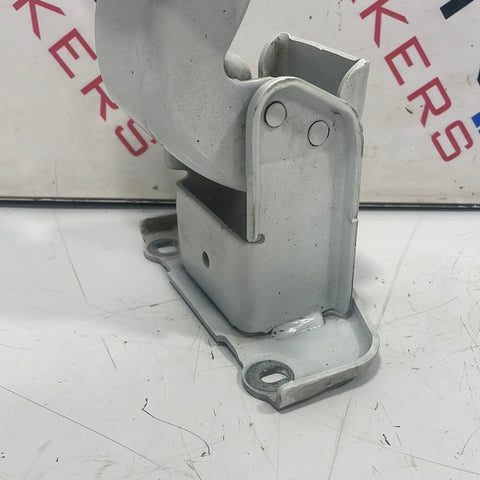 Renault Trafic/Vauxhall Vivaro REAR DOOR HINGE (White) 2017 P/N 904006707R