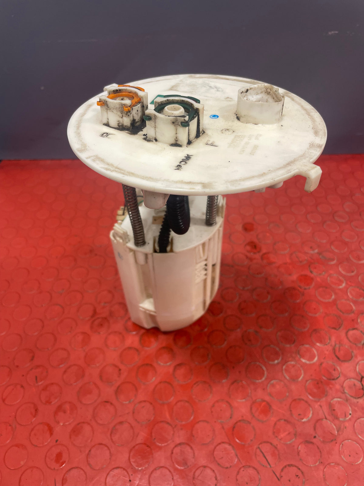 Toyota Hilux FUEL SENDER UNIT 2016-2025 P/N 770100K201