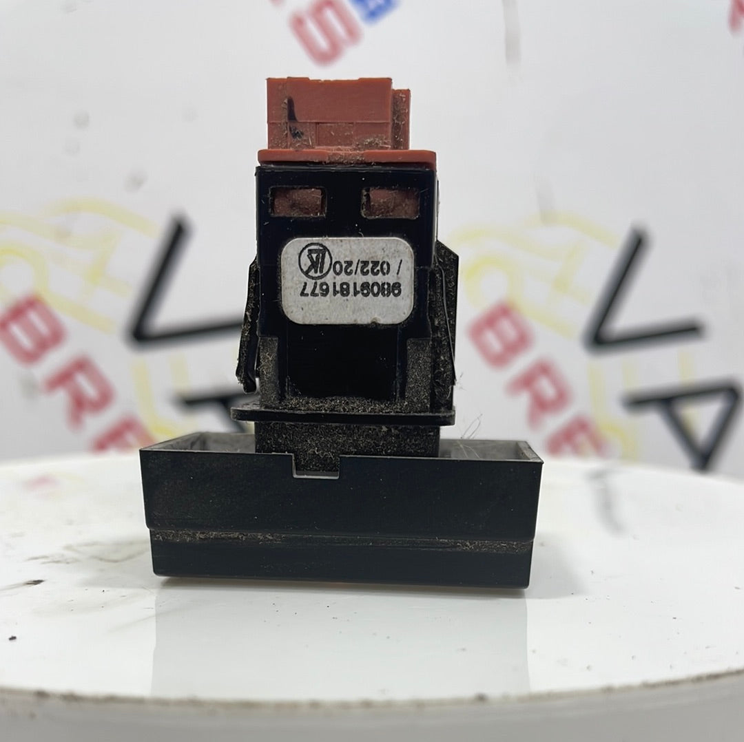 Vauxhall Vivaro/Citroen Dispatch/Peugeot Expert HAZARD CONTROL SWITCH 2019-2022 P/N 9809181677