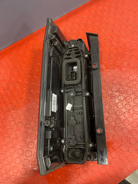 Volkswagen Crafter DRIVER SIDE TAILLIGHT 2018 P/N 7C0945096J - 1