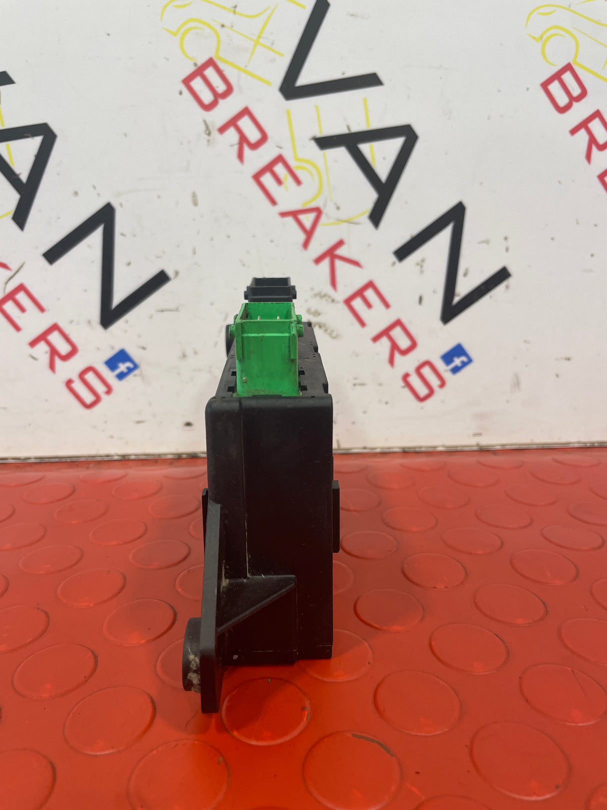 Peugeot Partner/Expert FUSE PORT 2019-2024 P/N 9807499880