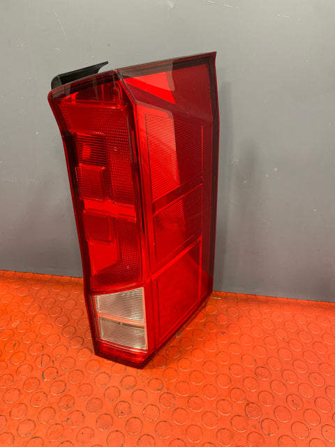 Volkswagen Crafter DRIVER SIDE TAILLIGHT 2018 P/N 7C0945096J - 1