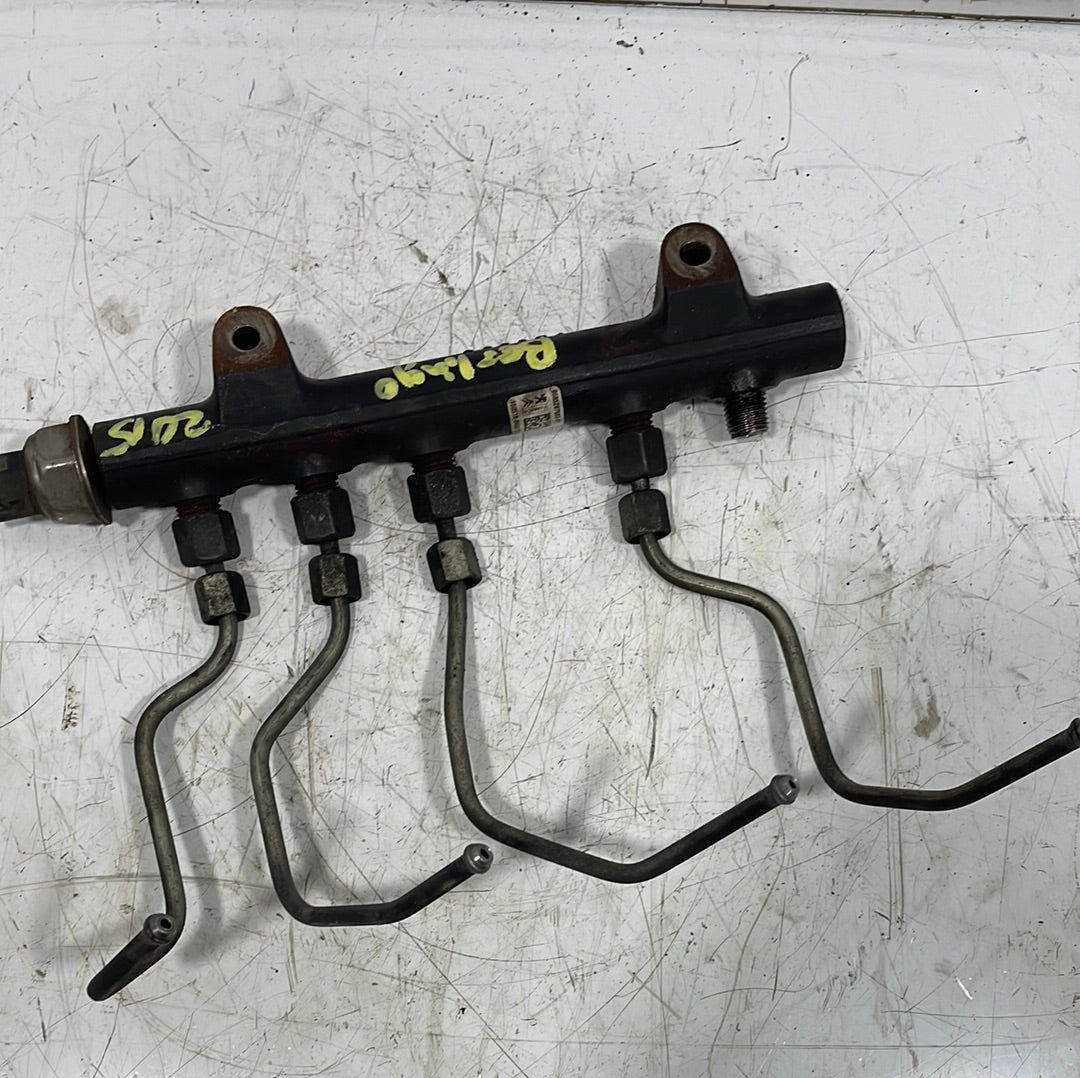 Peugeot Expert/Citroen Dispatch 1.6hdi FUEL RAIL AND PIPES 2007-2016 P/N 9685297580-01