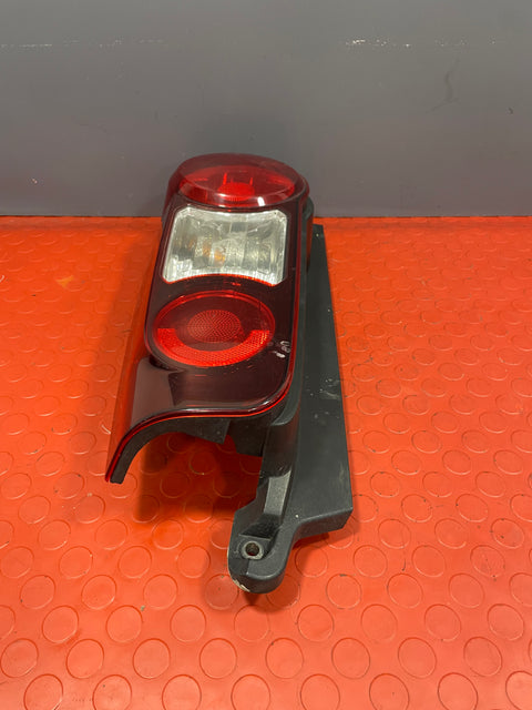 Citroen Berlingo/Peugeot Partner TAILLIGHT Driver's Side (Damage Mounting & Minor Lens Crack) 1.6 2012-2018 P/N 9680607880 - 2