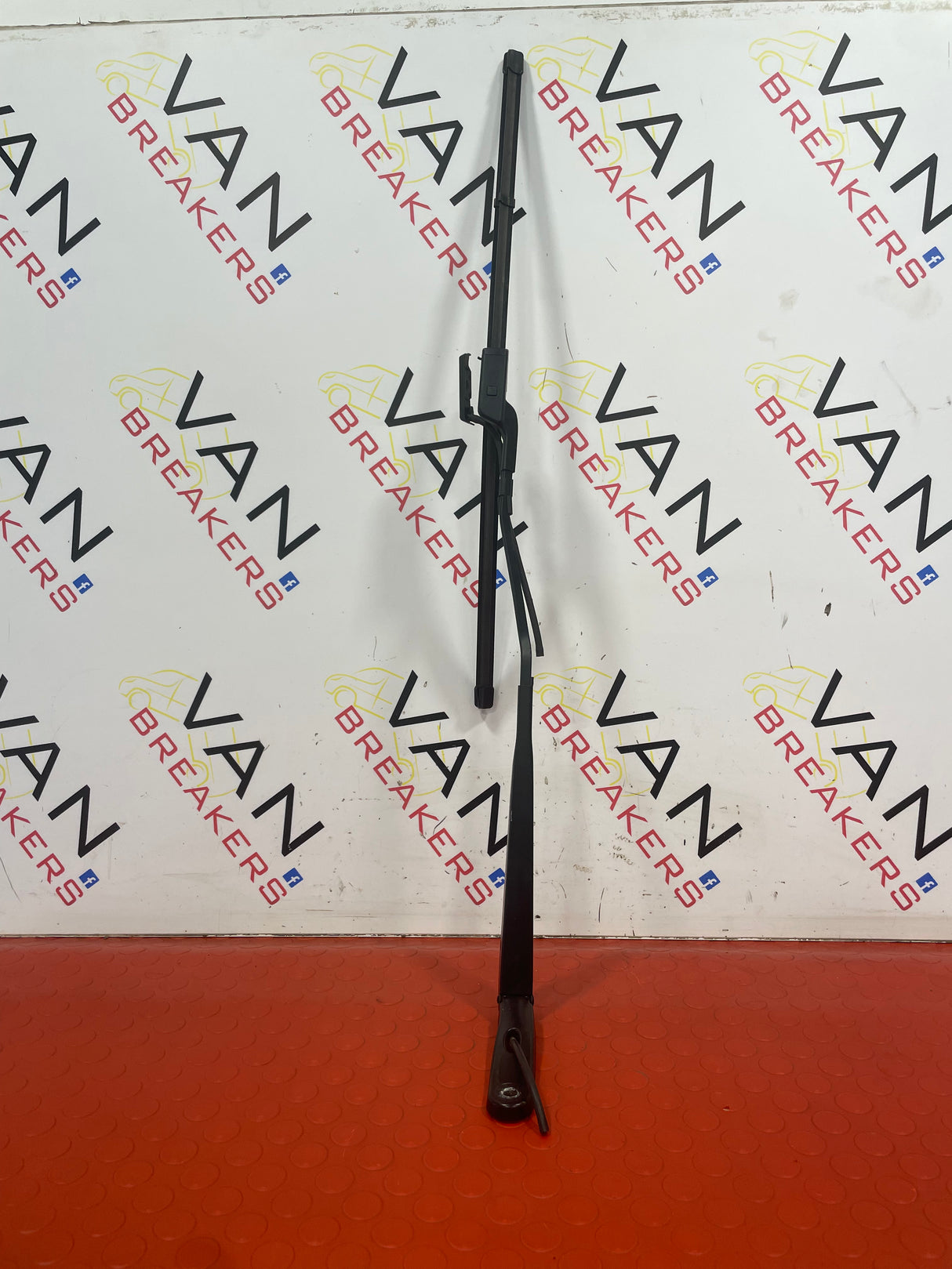 Citroen Berlingo/Peugeot Partner/Toyota Proace City/Vauxhall Combo DRIVER SIDE WIPER ARM 2018-2023 P/N 9833936480