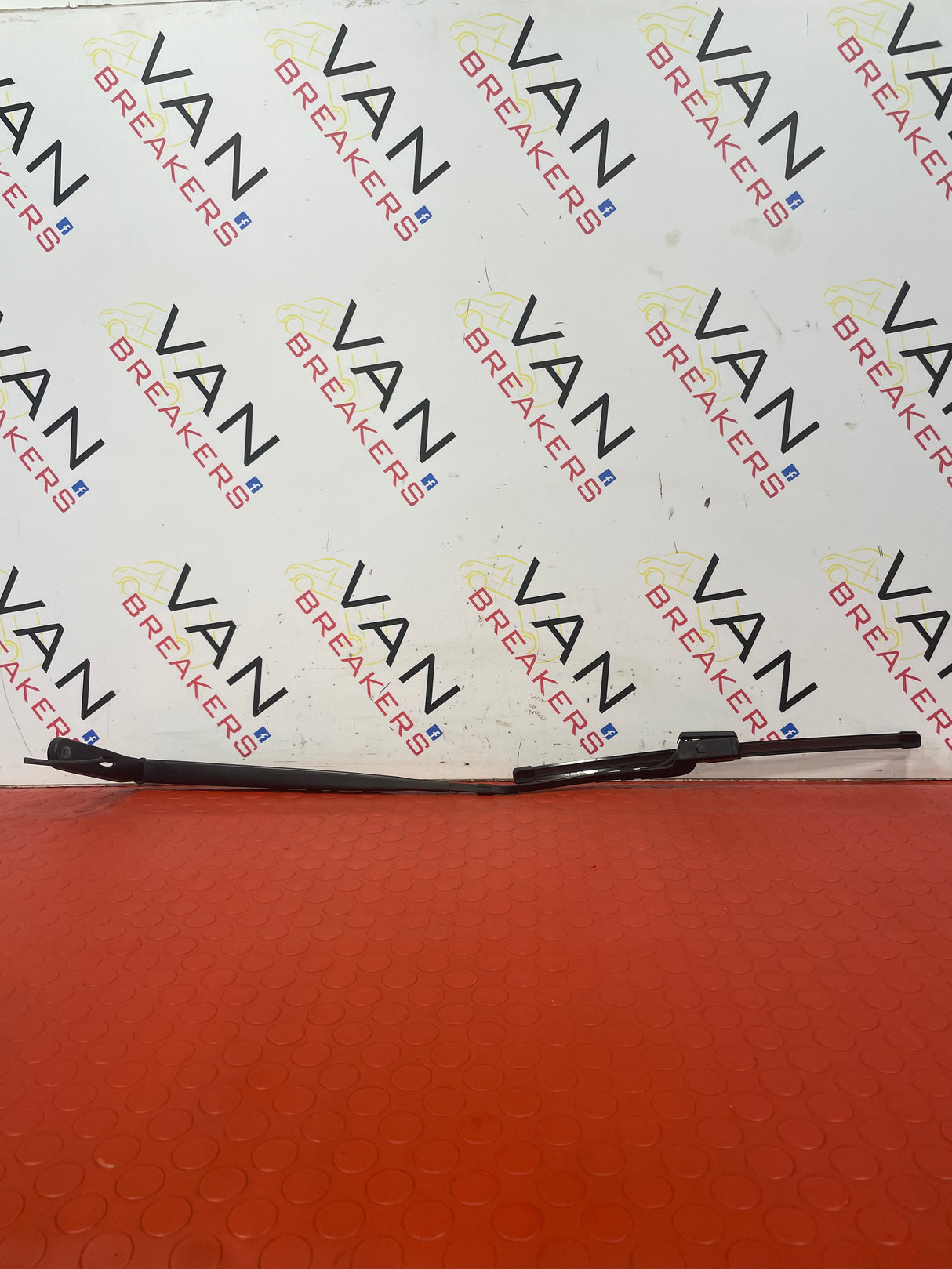 Citroen Berlingo/Peugeot Partner/Toyota Proace City/Vauxhall Combo PASSENGER SIDE WIPER ARM 2018-2023 P/N 9817214980