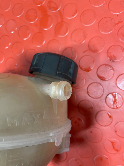 Citroen Dispatch/Peugeot Expert/Vauxhall Vivaro COOLANT EXPANSION TANK 2019-2023 P/N 9821049380