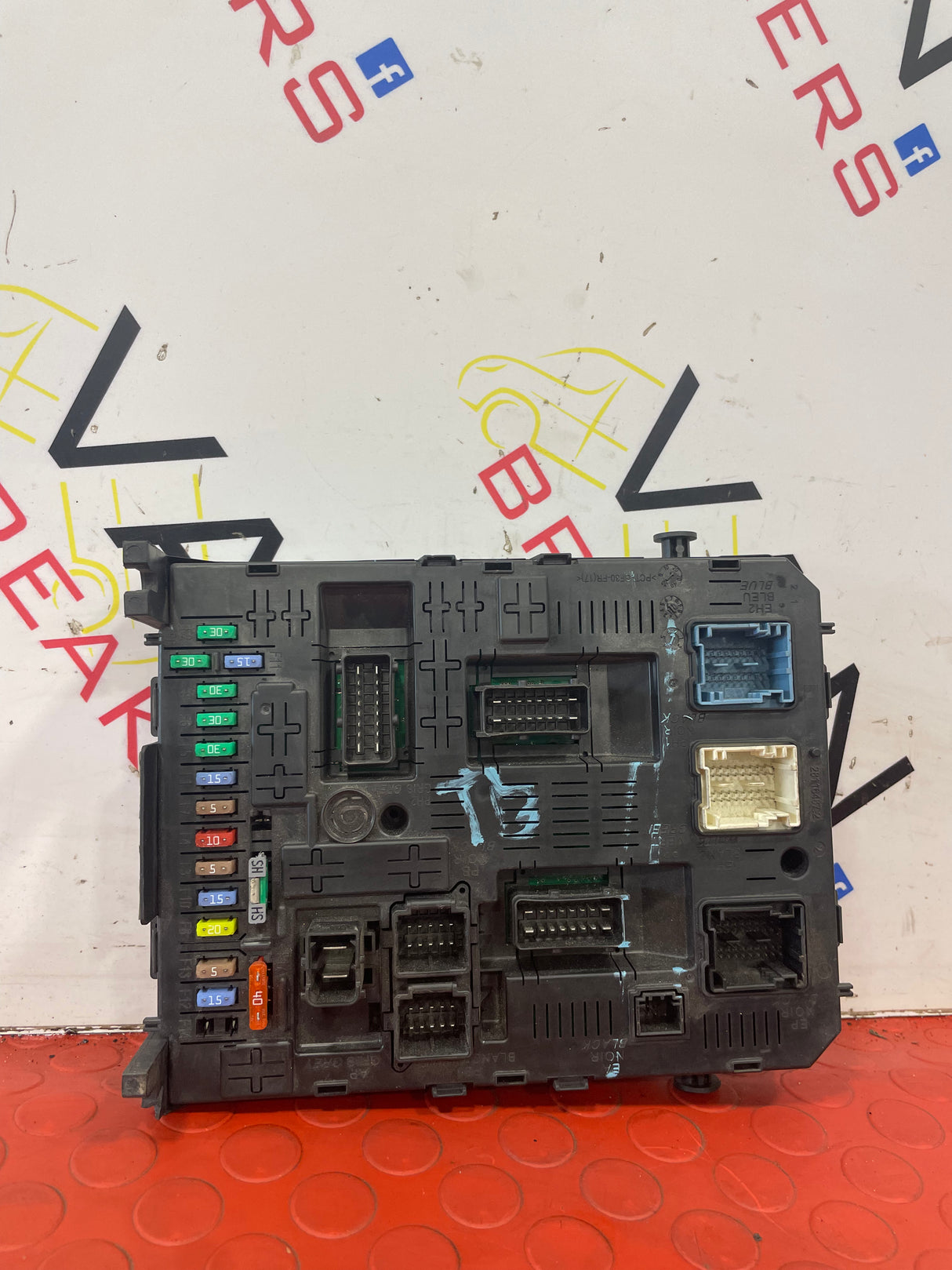Peugeot Partner/Citroen Berlingo FUSE BOX P/N 966689538002