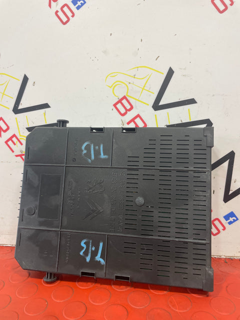 Peugeot Partner/Citroen Berlingo FUSE BOX P/N 96689538002
