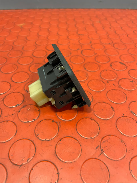 Renault Trafic/Vauxhall Vivaro/Nissan NV300 WINDOW CONTROL SWITCH Passenger's Side N/S (7Pin) 2014-2019 Ref./N 254118044R-Lh