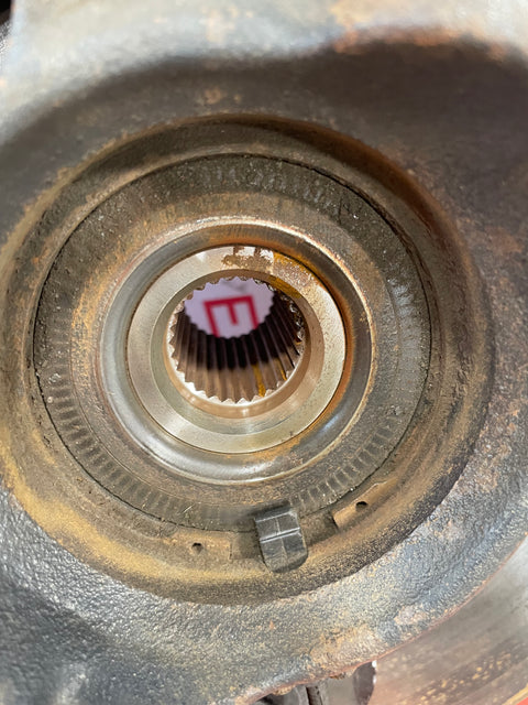 Citroen Dispatch Peugeot Expert Toyota Proace PASSENGER SIDE FRONT HUB WITH ABS 1.6L 2017-2024 P/N  98136419