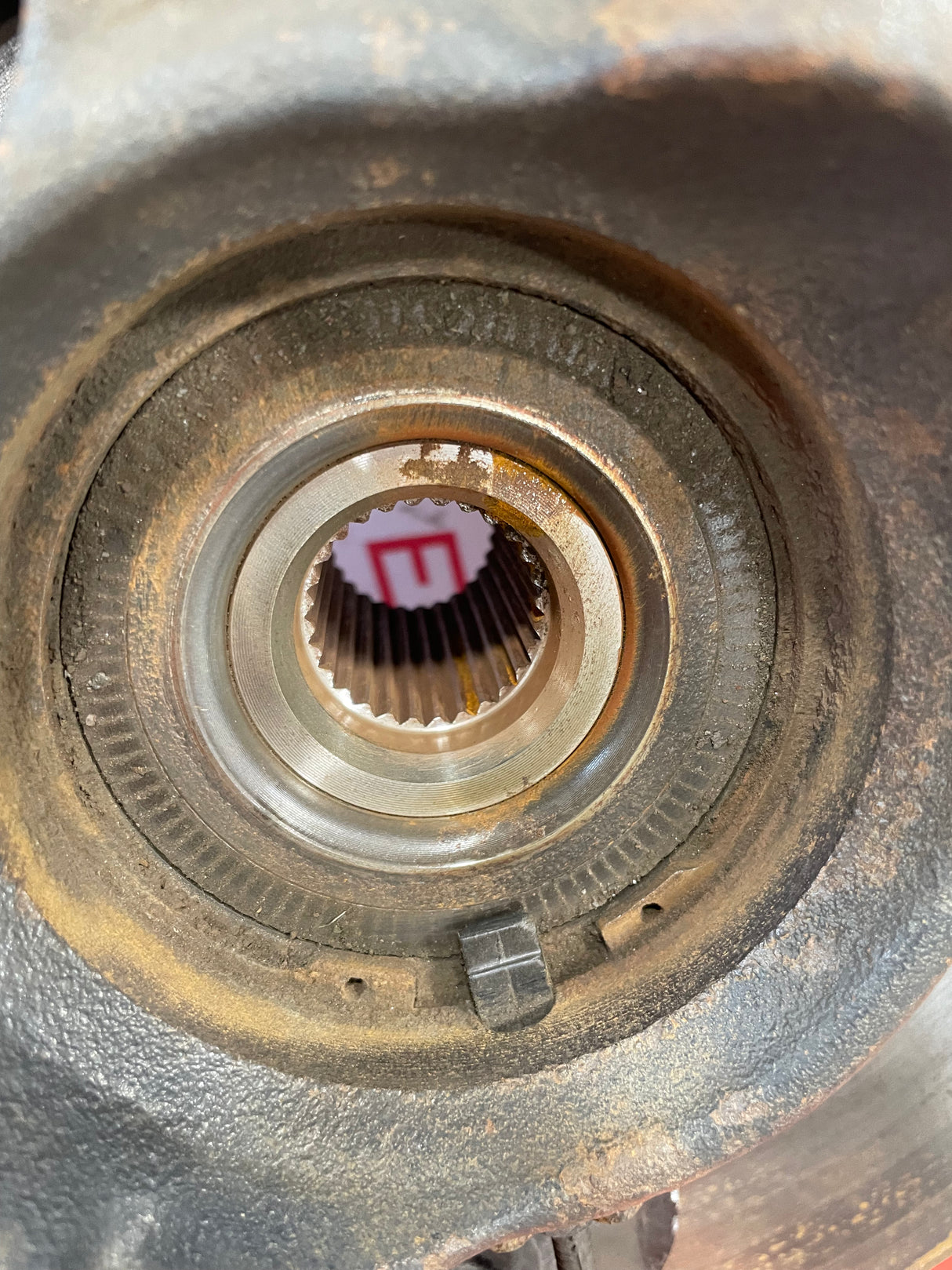 Citroen Dispatch Peugeot Expert Toyota Proace PASSENGER SIDE FRONT HUB WITH ABS 1.6L 2017-2024 P/N 98136419