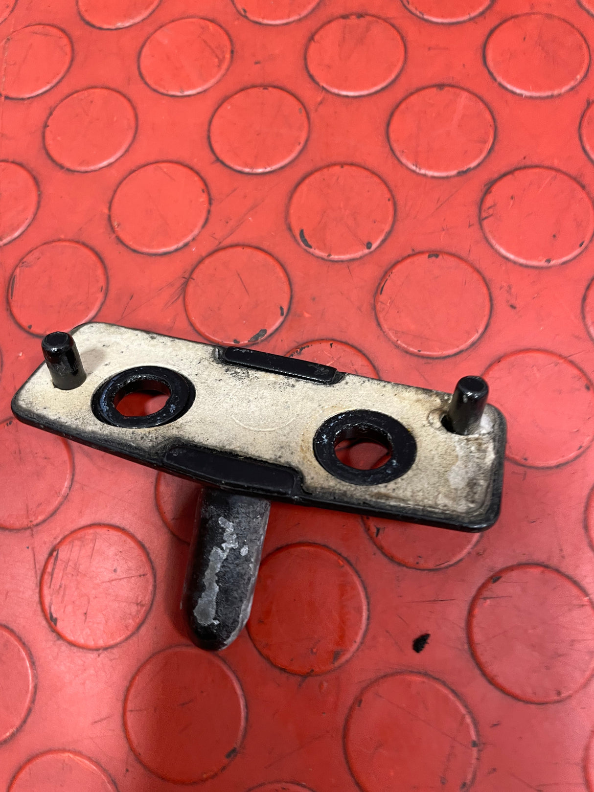 Citroen Berlingo/Peugeot Partner MALE DOOR LOCK BOLT 2008-2016 P/N 9046A1