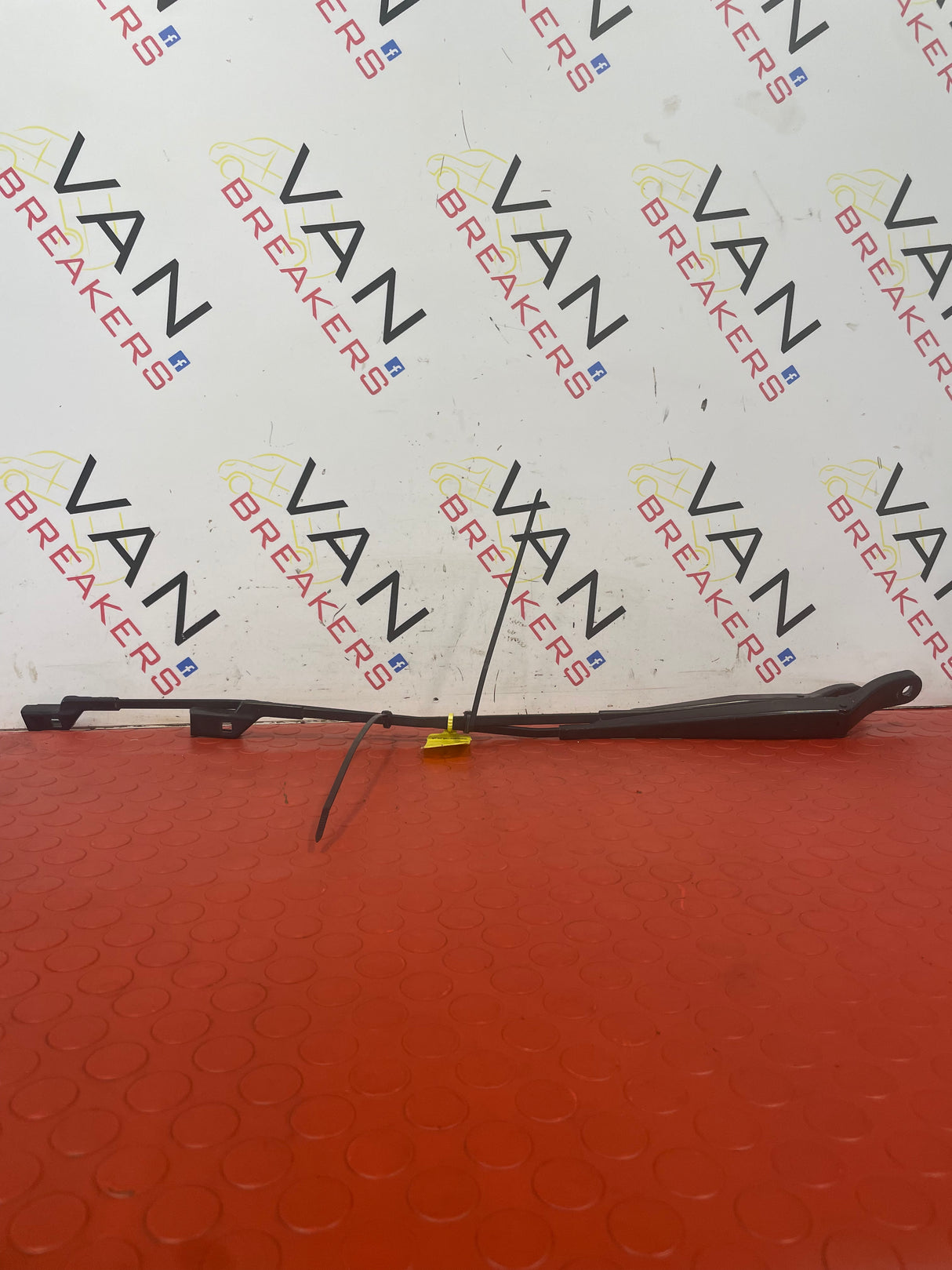 Citroen Berlingo/Peugeot Partner WINDSCREEN WIPERS (PAIR) No Blades 2008-2018 P/N 9682975280 - 1