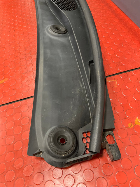 Peugeot Partner/Citroen Berlingo SCUTTLE PANEL WIPER TRIM 2015-2018 P/N 9680568877