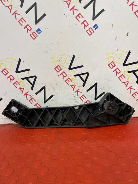Vauxhall Vivaro/Nissan NV300/Renault Trafic MK3. SLAM PANEL BRACKET      P/N 625001299R