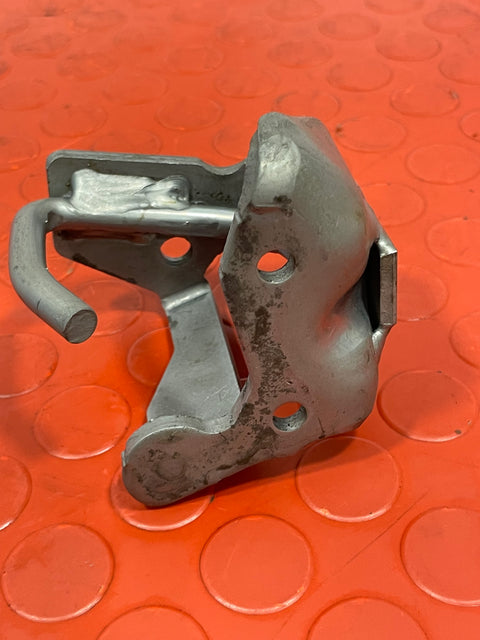 Citroen Berlingo/Peugeot Partner/Vauxhall Combo/Toyota Proace City INJECTOR PUMP BRACKET 1.5 HDI 2017-2024 P/N 98310966