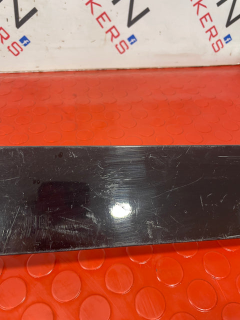 Citroen Dispatch/ Peugeot Expert/ Toyota Proace/ Vauxhall Vivaro PASSENGER SIDE SLIDING DOOR RAIL TRIM (Black) 2019-2023  P/N 9808384180