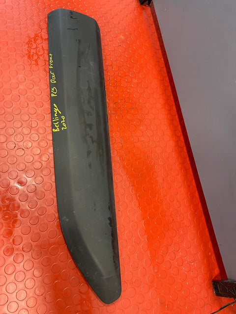 Citroen Berlingo/Vauxhall Combo/Peugeot Partner/Proace City DOOR MOULDING FRONT PASSENGER SIDE 2019-2024  P/N 9817696377