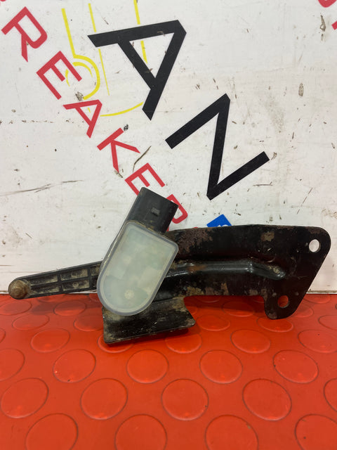 Nissan Navara MK3 REAR HEIGHT SENSOR 2015-2020 P/N 538204JV0A